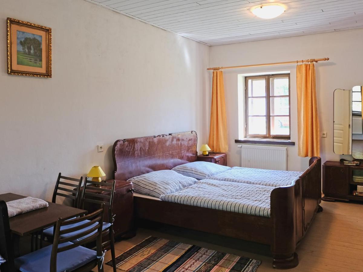 Apartmany V Broumovskem Statku Exteriör bild