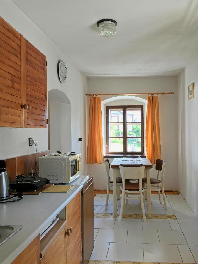 Apartmany V Broumovskem Statku Exteriör bild