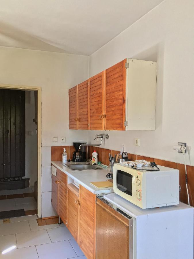 Apartmany V Broumovskem Statku Exteriör bild